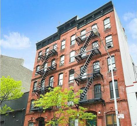 3rd image of 444 W 54th St APT 12