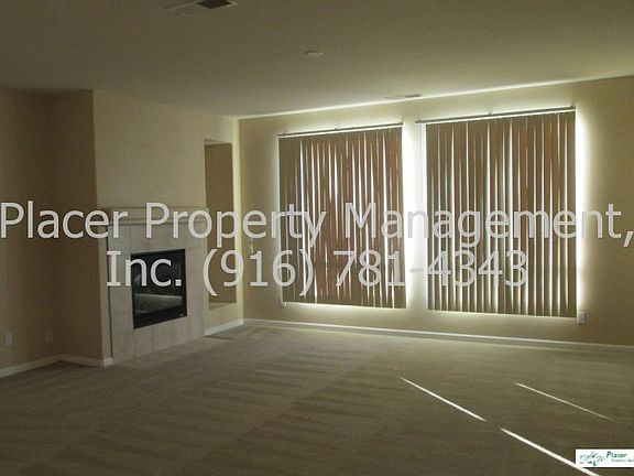 4th image of 1165 Southwick Ln