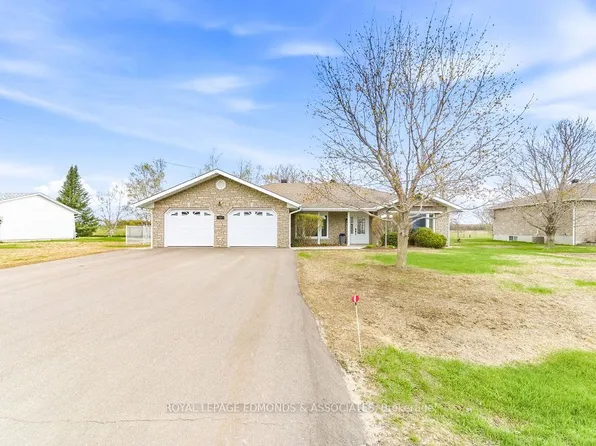 47 Cameron St, Whitewater Region, ON K0J 1C0