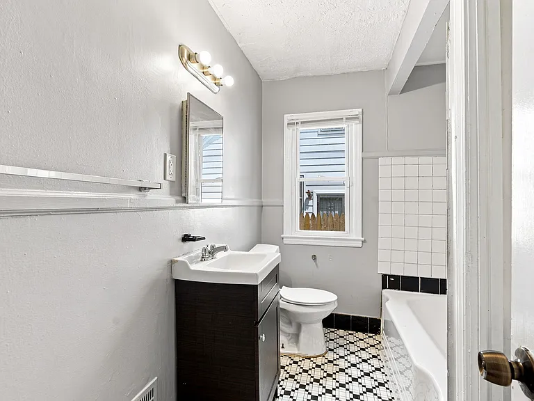 12151 Wayburn St — Photo 14
