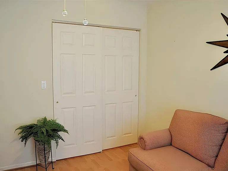 13210 Temple Blvd — Photo 11