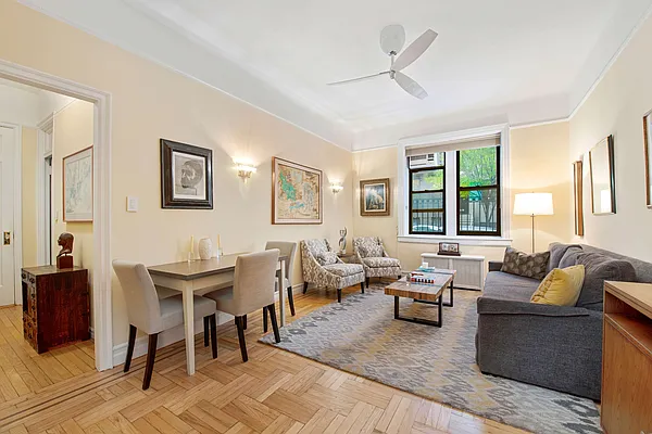 Sold by Stuart Shapiro, LREB | media 3