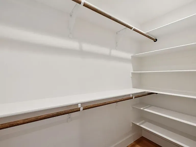 935 Circle Dr — Photo 11