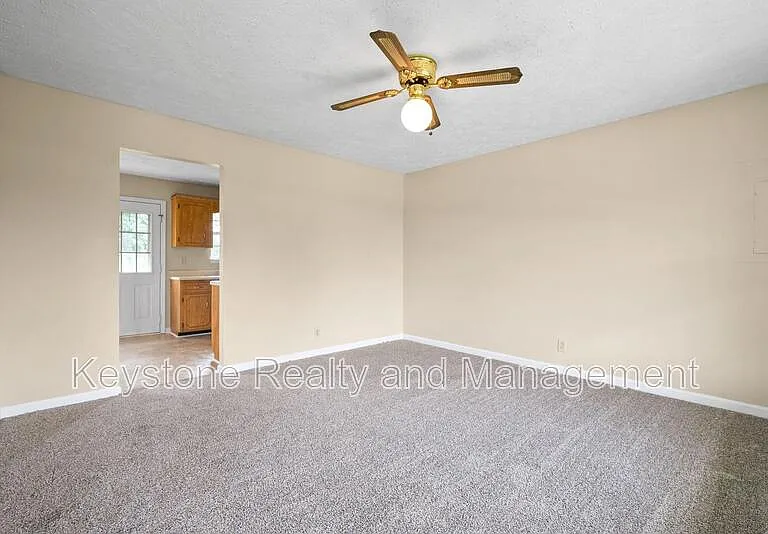2080 Carneal Ln — Photo 3