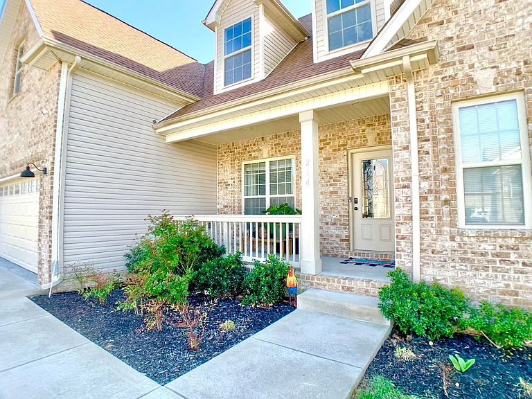 214 Penelope Ln — Photo 2