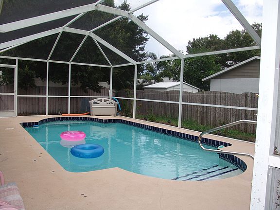 4th image of 3239 Cary Way