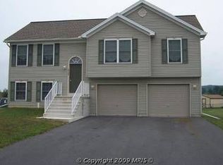 3729 Mountain Shadow Cir, Fayetteville, PA 17222