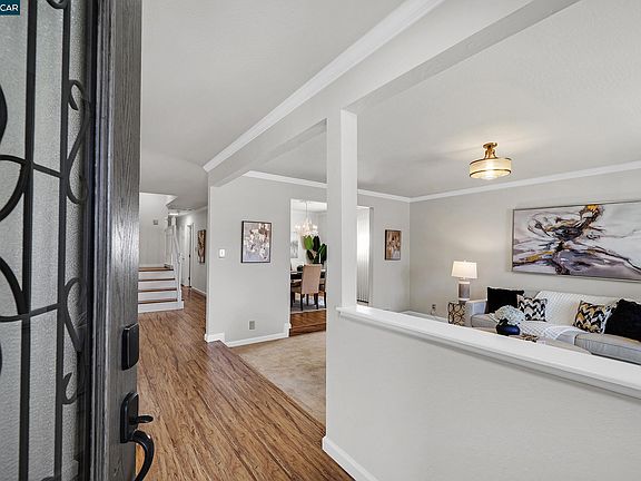 3rd image of 2415 Crestline Rd