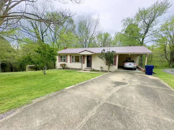 320 Castle Ln, Dover, TN 37058