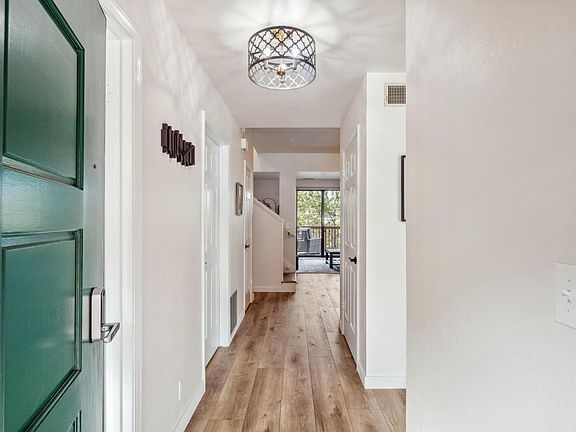 5th image of 1088 Susan Way