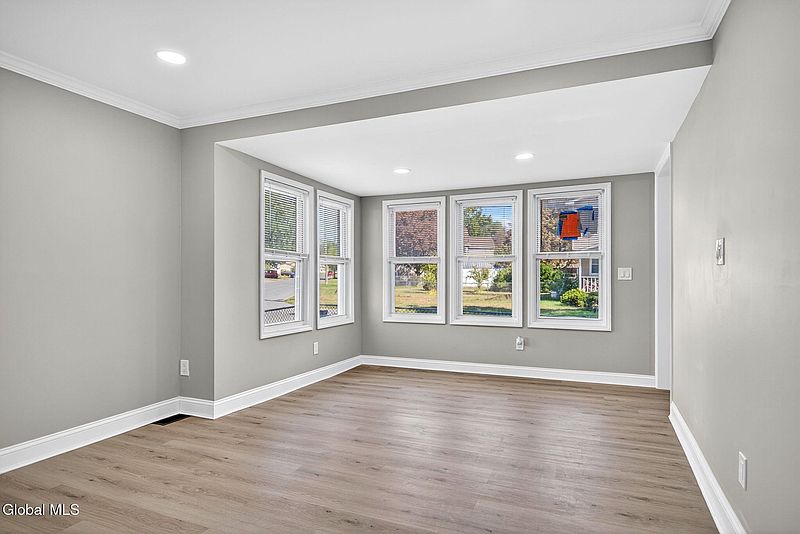 2nd image of 2905 Plunkett Avenue