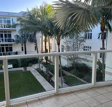 3rd image of 182 Lake Dr APT 5201