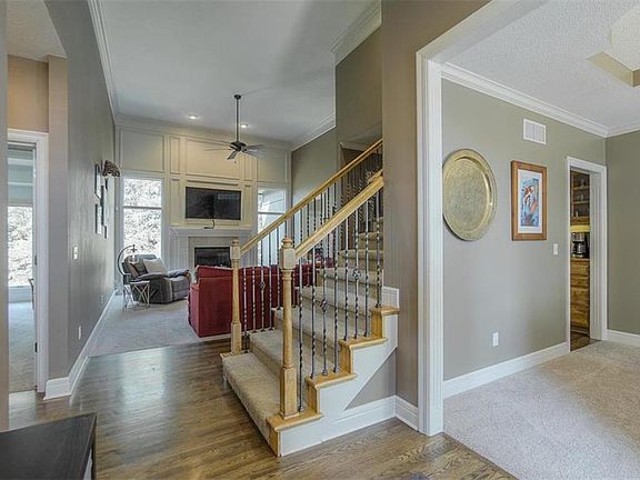 5th image of 10234 N Avalon Ave