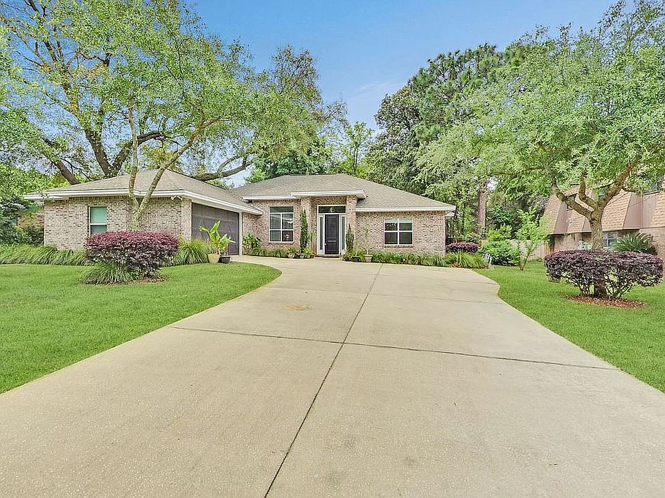 1st image of 6 Hillcrest Dr