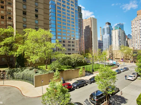 161 West 61st Street image 1 of 17