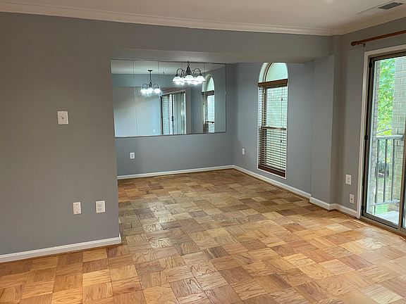2nd image of 14 Canterbury Sq