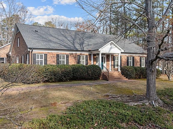 4th image of 2212 Tanglewood Drive