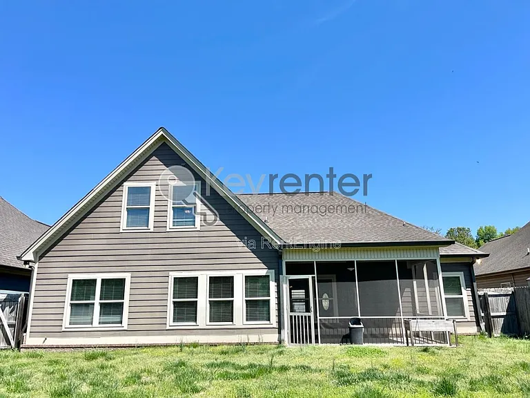 2758 Waterhaven Dr — Photo 9