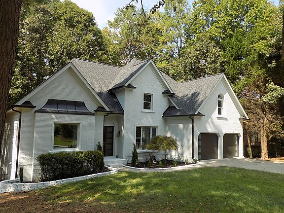 3rd image of 611 Ashwood Ct