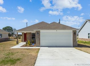 715 N Dogwood Ave, Beggs, OK 74421