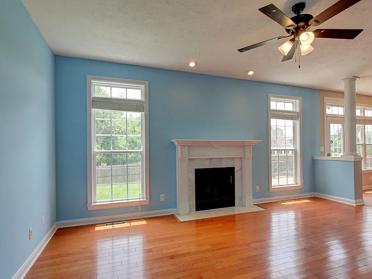 716 Cavalier Dr — Photo 44