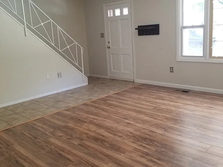3004 Tanbark Ln — Photo 2