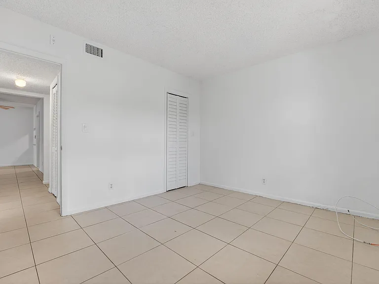 760 SE 2nd Ave #D216 — Photo 22