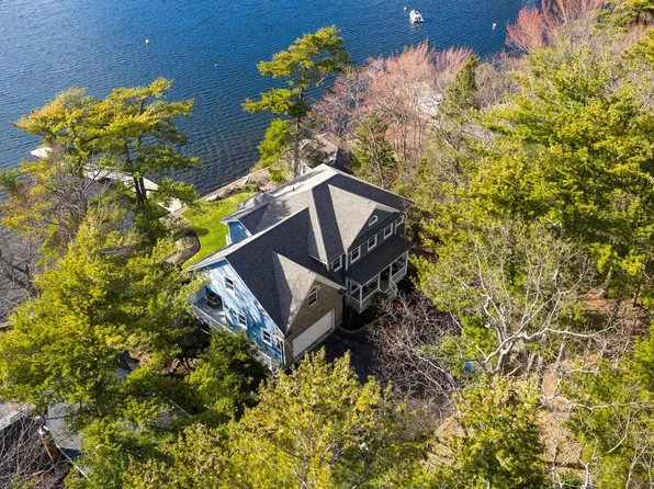 981 Shore Dr, Bedford, NS B4A 2E6