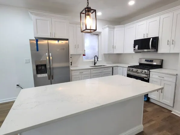 696 Dr Martin Luther King Jr Blvd APT 2, Newark, NJ 07102