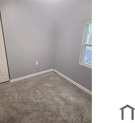 3622 Whitney Ave — Photo 3