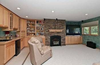 Lower Level Familyroom