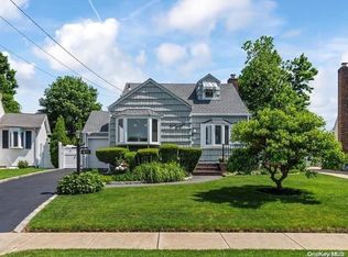 311 Lorraine St, Bellmore, NY 11710