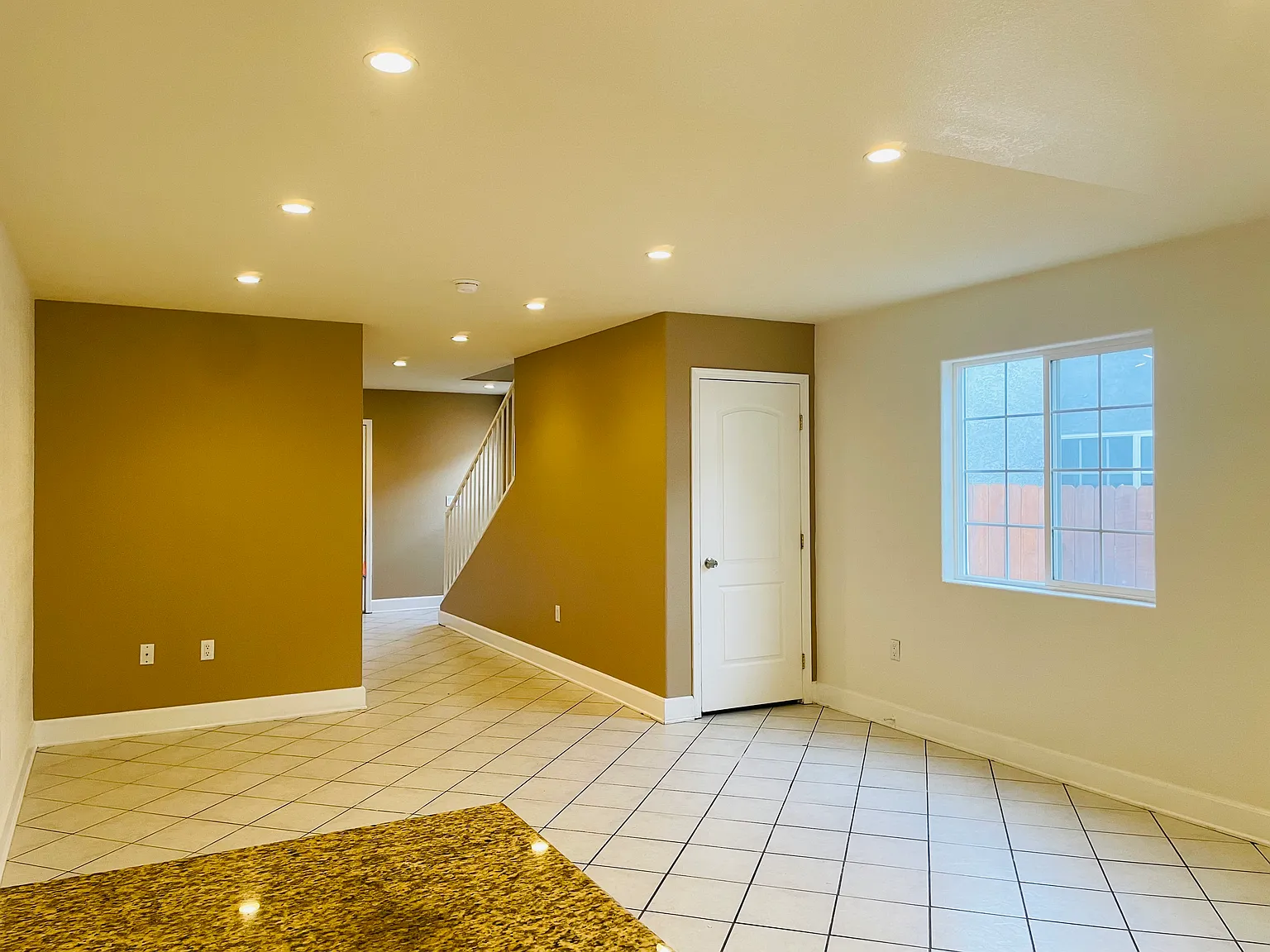 4 bed, 1981 sqft, $3,850 — Photo 4
