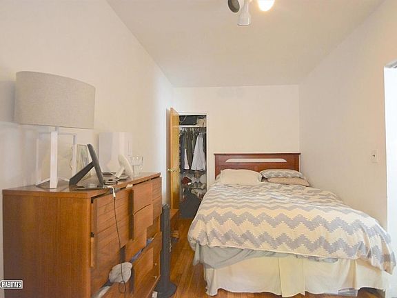 3rd image of 42 S Oxford St APT 8