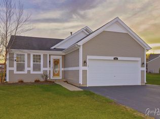 551 E Camden Ln, Round Lake Beach, IL 60073