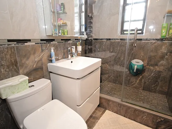 2209 Knapp Street image 17 of 18