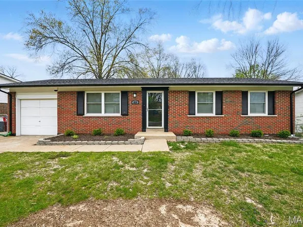 4510 Crestline Dr, Saint Louis, MO 63129