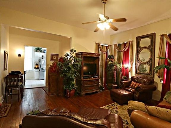 4th image of 4610 Prytania St #610