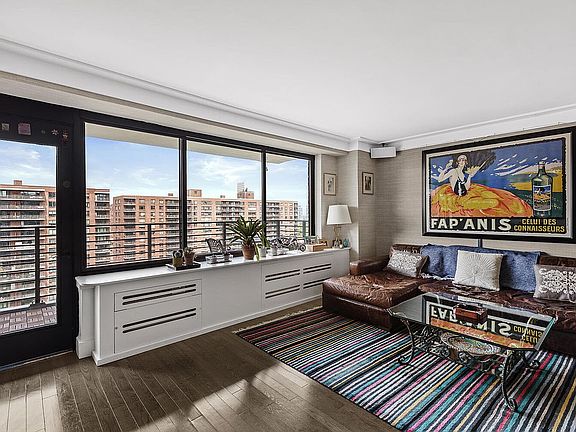4th image of 382 Central Park W APT 17B