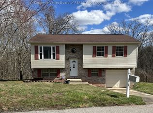 24 Poplar Hls, Hurricane, WV 25526