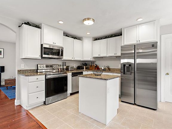 3rd image of 5320 Bingham Drive
