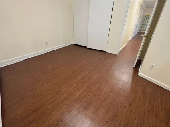 2 Van Cortlandt Park Ave, Yonkers, NY