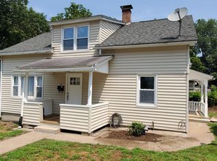 2 Mountain Ave, Norwich, CT 06360