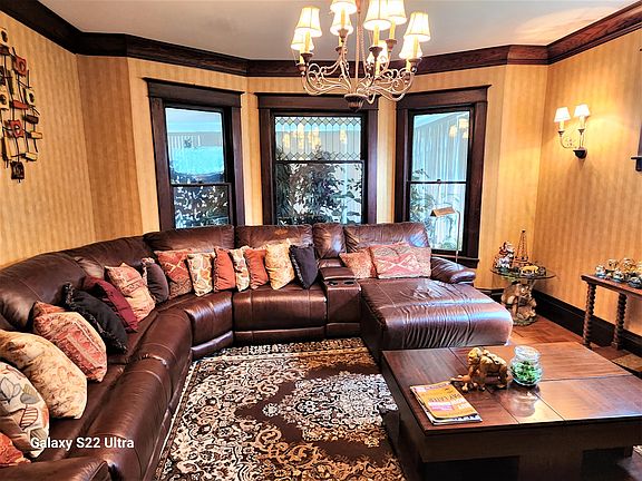 4th image of 1431 Leahy St