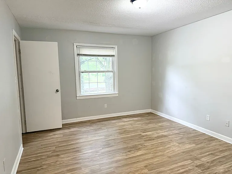 405 17th Ave NE #5 — Photo 13