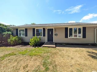 415 Manor St, Pekin, IL 61554