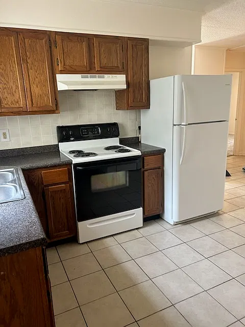 2 bed, 750 sqft, $950 — Photo 4