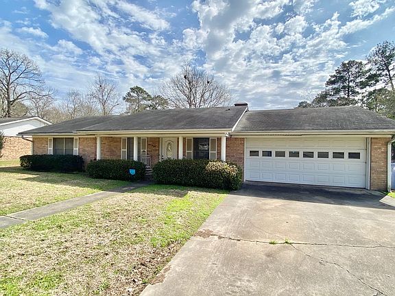 2nd image of 104 Pinecrest Ct