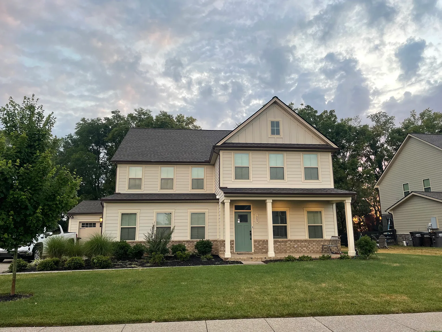 5 bed, 3310 sqft, $5,595 — Photo 1