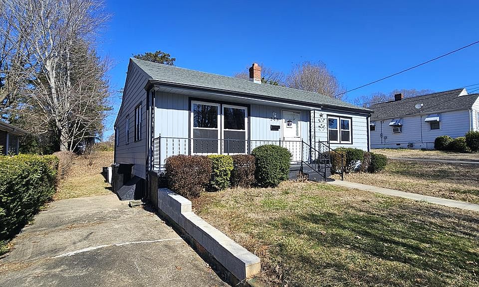 1st image of 218 Parkland Dr